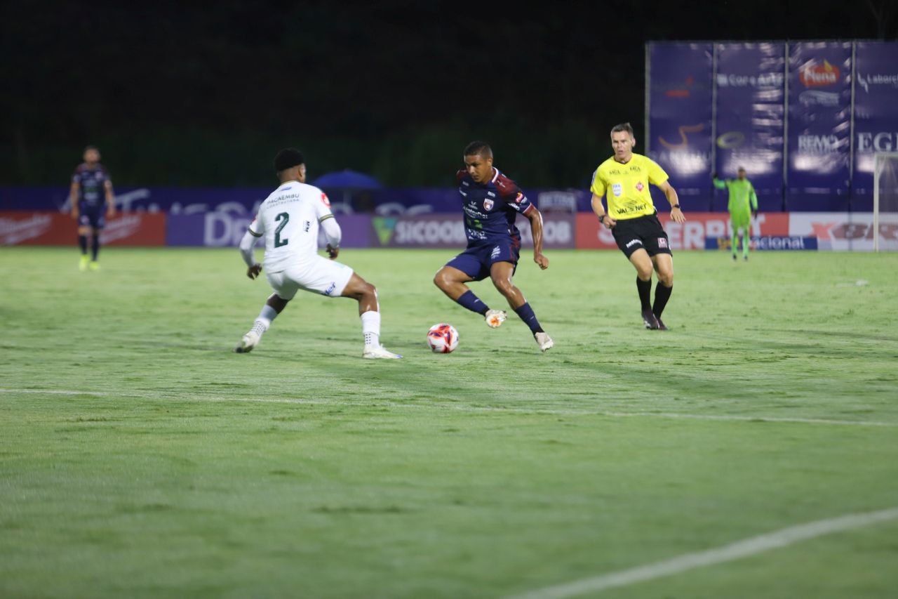 Betim e Uberlândia ficam no empate na Arena Vera Cruz | O Tempo Betim
